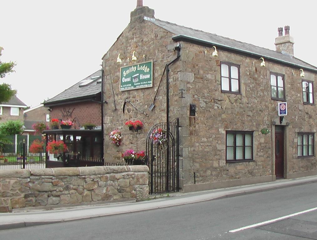 Smithy Lodge Guest House Leyland Eksteriør billede